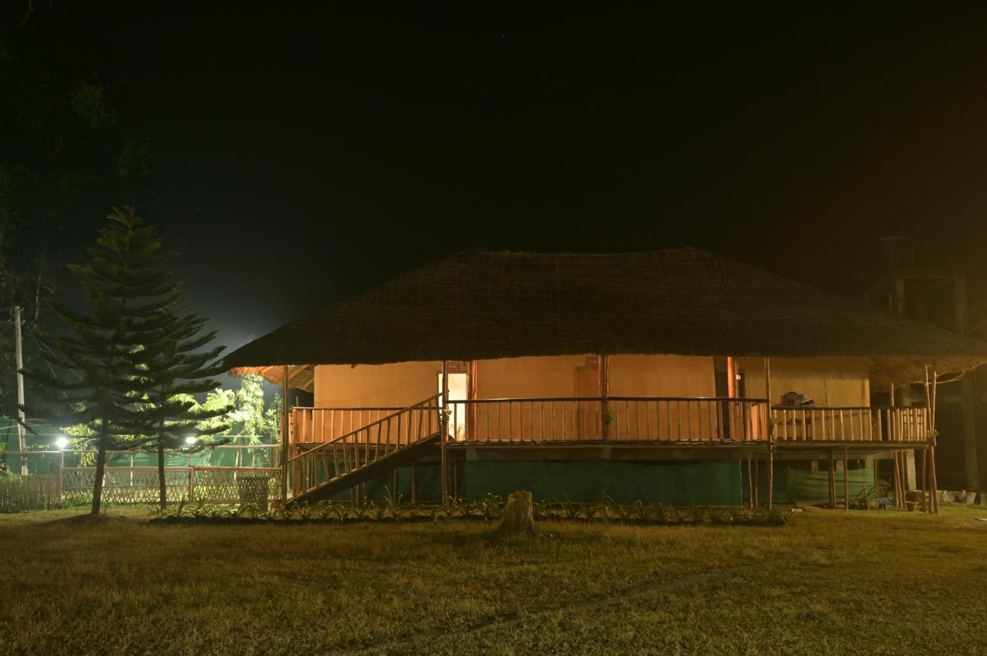 Gorh Retreat Hotel Kaziranga Bagian luar foto