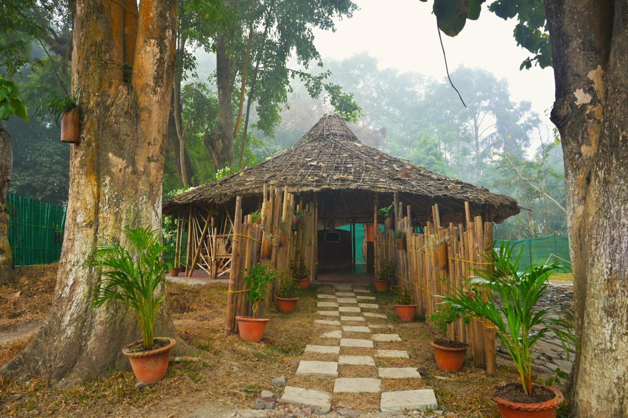 Gorh Retreat Hotel Kaziranga Bagian luar foto